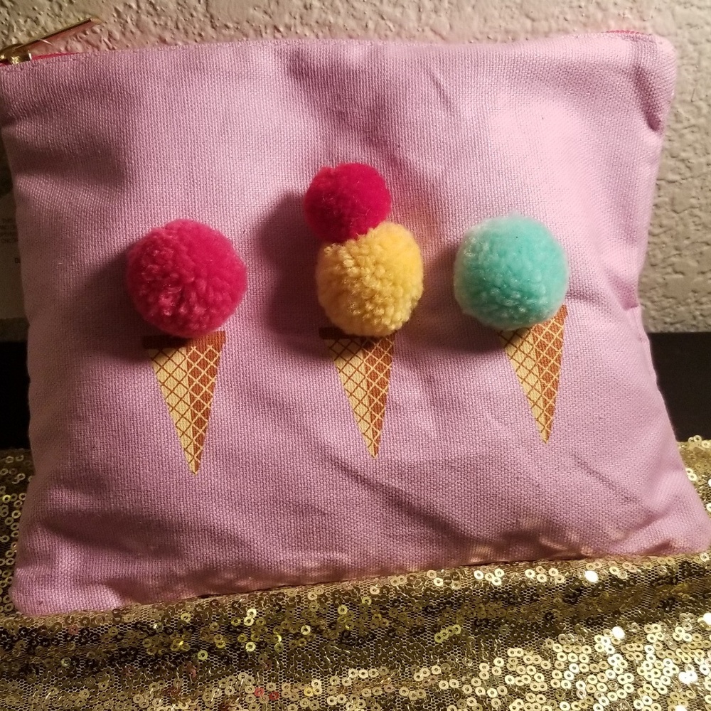 Ice cream make-up bag